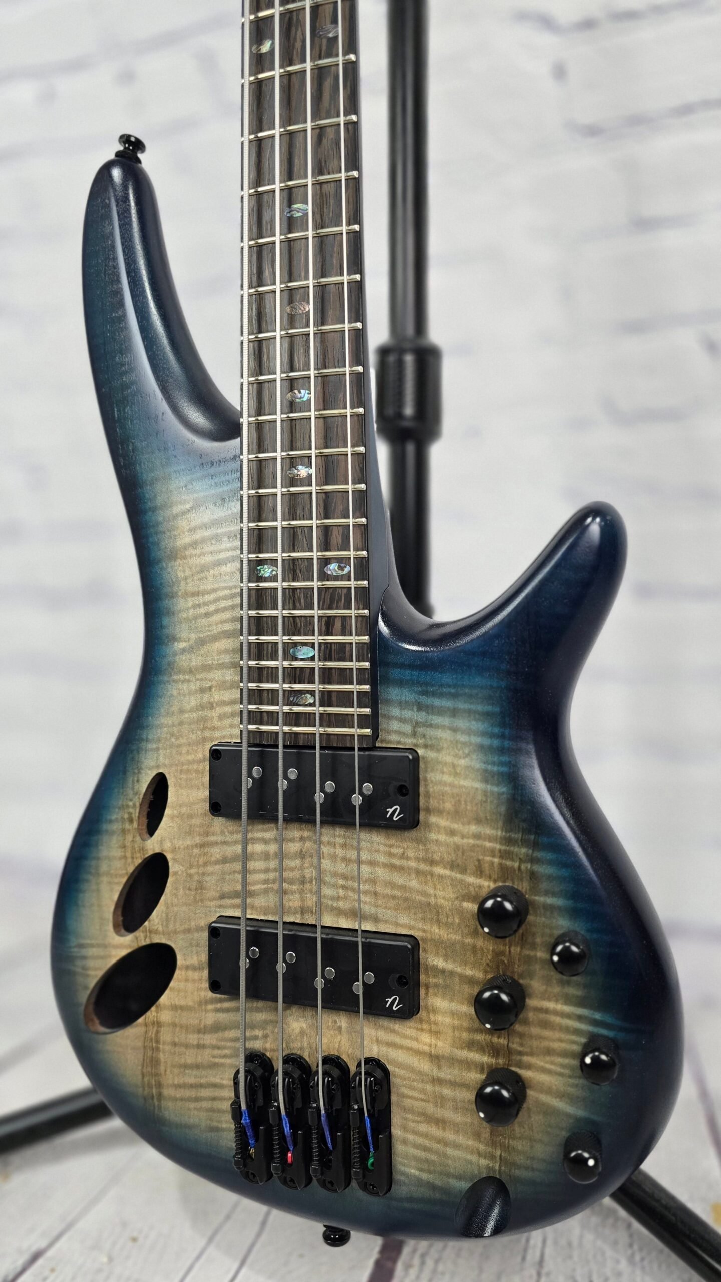 ibanez bass workshop srd900 ctl 4 string bass cosmic blue starburst low gloss ibanez bass workshop srd900 ctl 4 string bass cosmic blue starburst low gloss