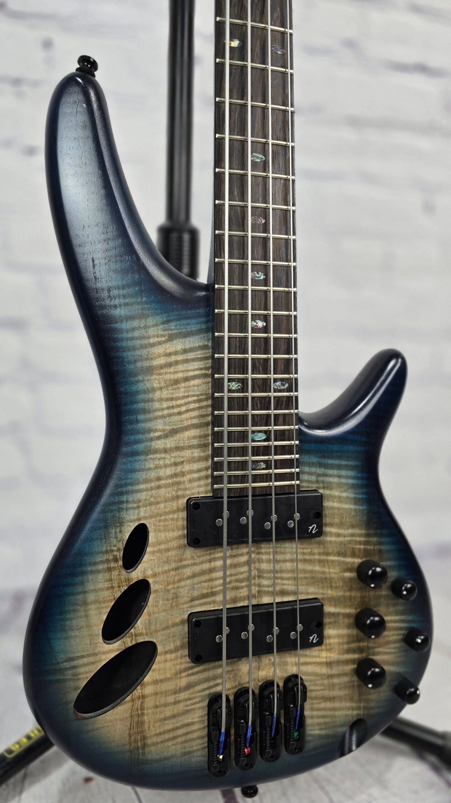 ibanez bass workshop srd900 ctl 4 string bass cosmic blue starburst low gloss ibanez bass workshop srd900 ctl 4 string bass cosmic blue starburst low gloss