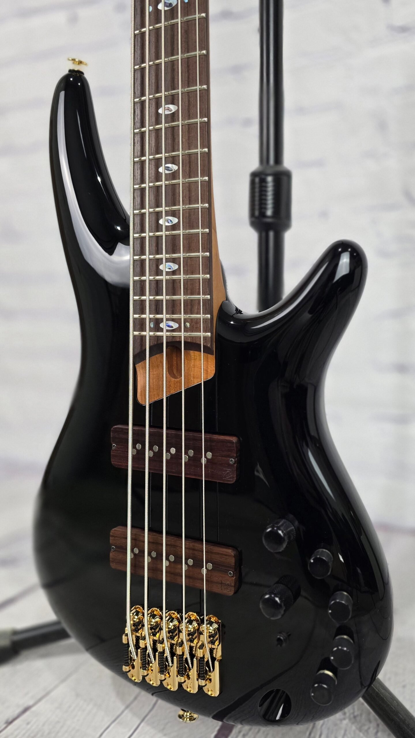 ibanez prestige sr3505 bk 5 string bass gloss black ibanez prestige sr3505 bk 5 string bass gloss black